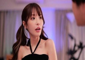 Kana Momonogi possui habilidades sexuais profissionais