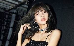Garrafas de clipes estão se reunindo com Lisa Black Pink